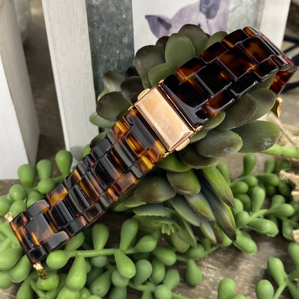 Like new cheetah Apple Watch band